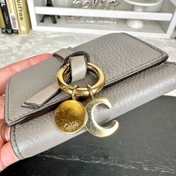 CHLOE gray leather monogram compact wallet GREAT! Nice gift! - Picture 2 of 15